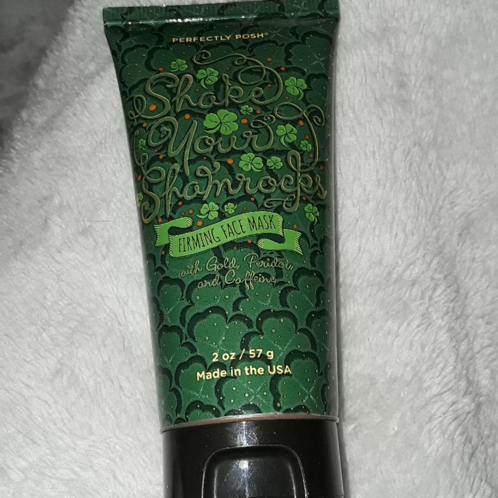 *Exclusive* Perfectly Posh Face Mask